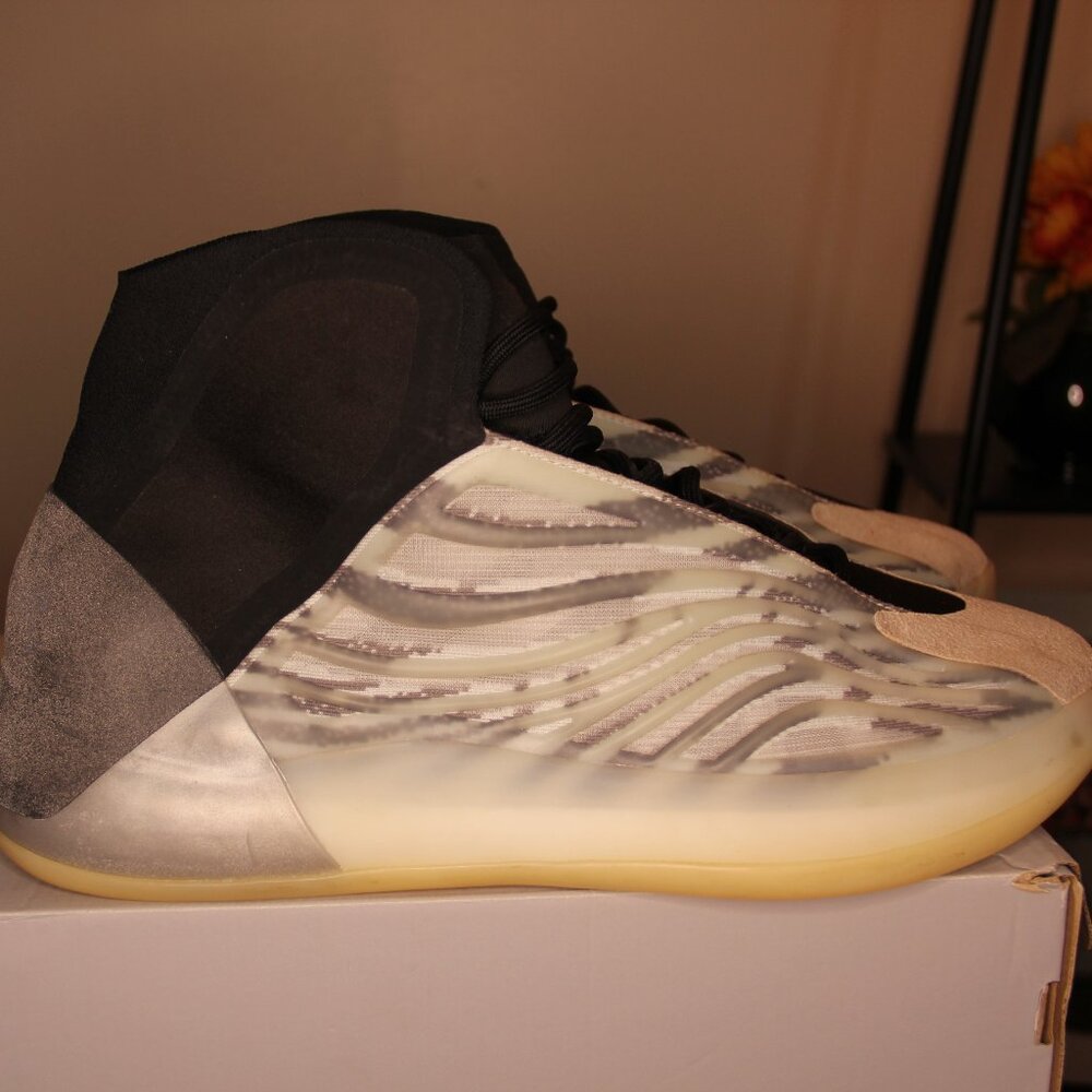 adidas YZY QNTM BSKTBL (Performance Basketball Model) (Size 12.5M)